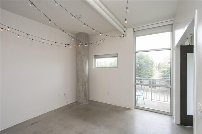 Building Photo - 2115 Yeaman Pl