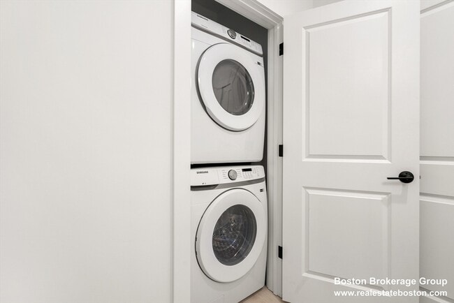 Building Photo - 600 Broadway