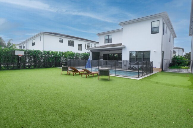 Building Photo - 17350 Sea Blossom Way