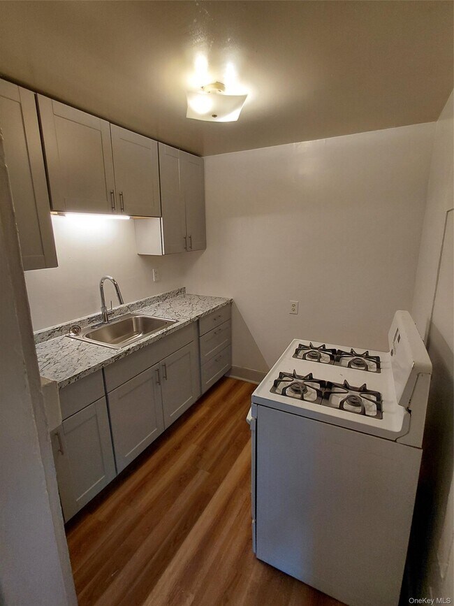 Building Photo - 87 W Pierpont St