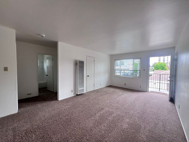 Building Photo - EBS T 1172-1176
