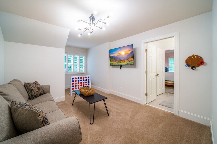 Building Photo - 3115 High Ridge Rd