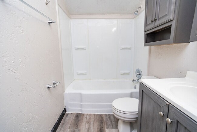Building Photo - 1309 S Gary Dr