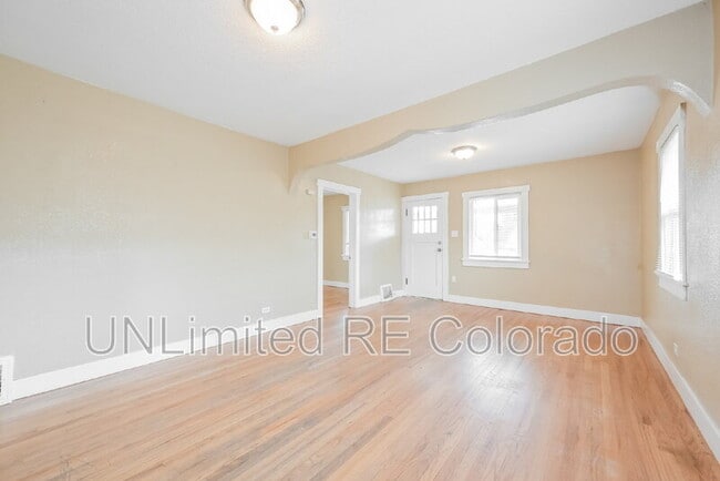 Building Photo - 4967 Lincoln St