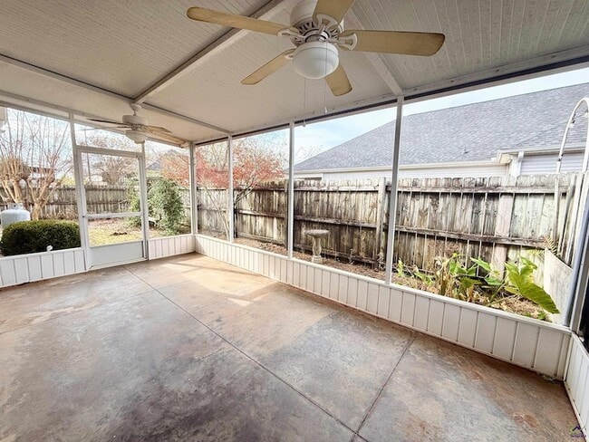 Building Photo - 200 Vining Way