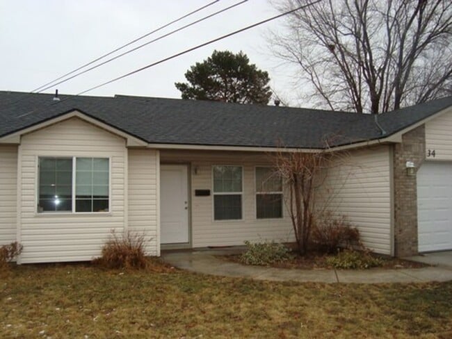 Building Photo - 34 N Fairview St