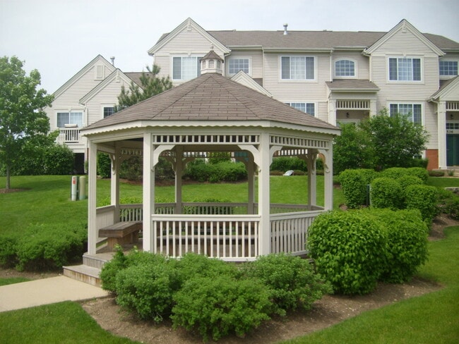 Building Photo - 534 Cary Woods Cir