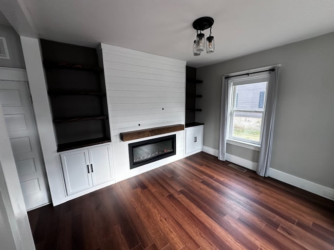 Building Photo - 47 Water St