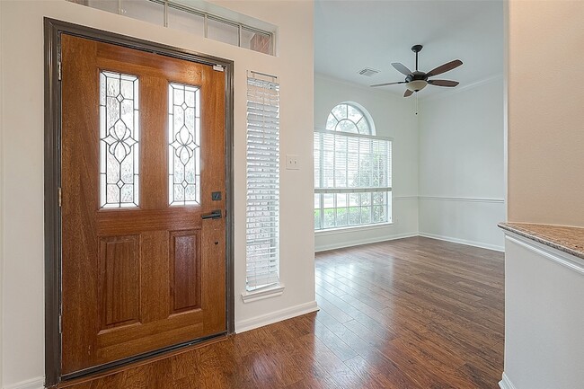 Building Photo - 23759 River Pl Dr