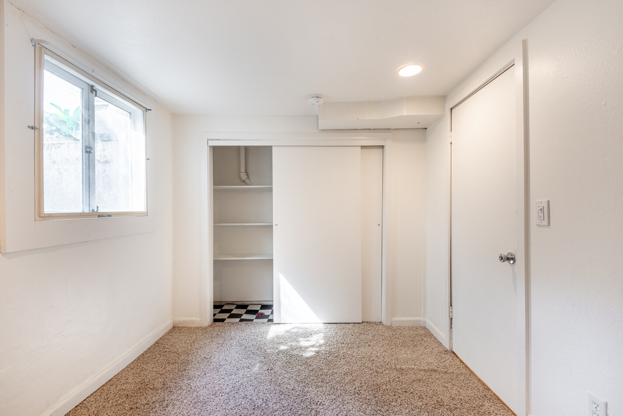 Building Photo - 2306 SE Caruthers St