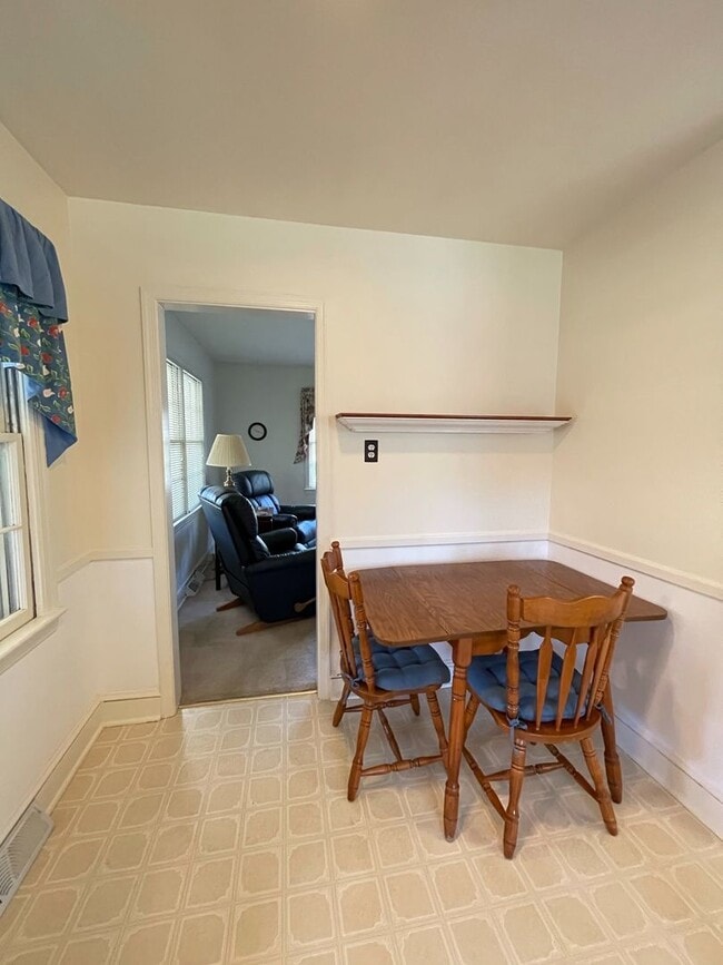 Building Photo - Fully Furnished~All Inclusive~Waiting For YOU!