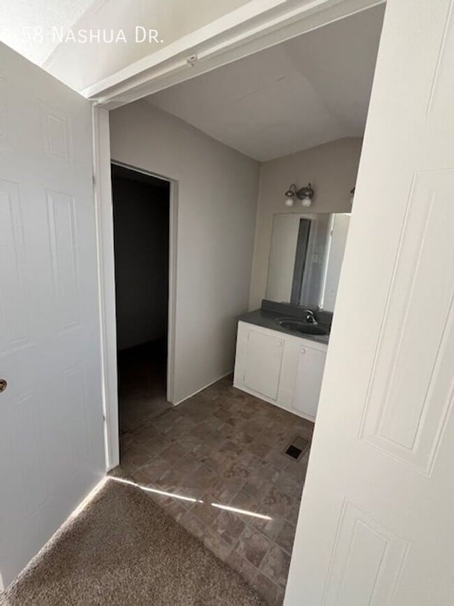 Building Photo - 58 Nashua Dr