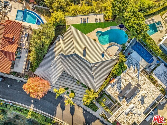 Building Photo - 2177 Summitridge Dr