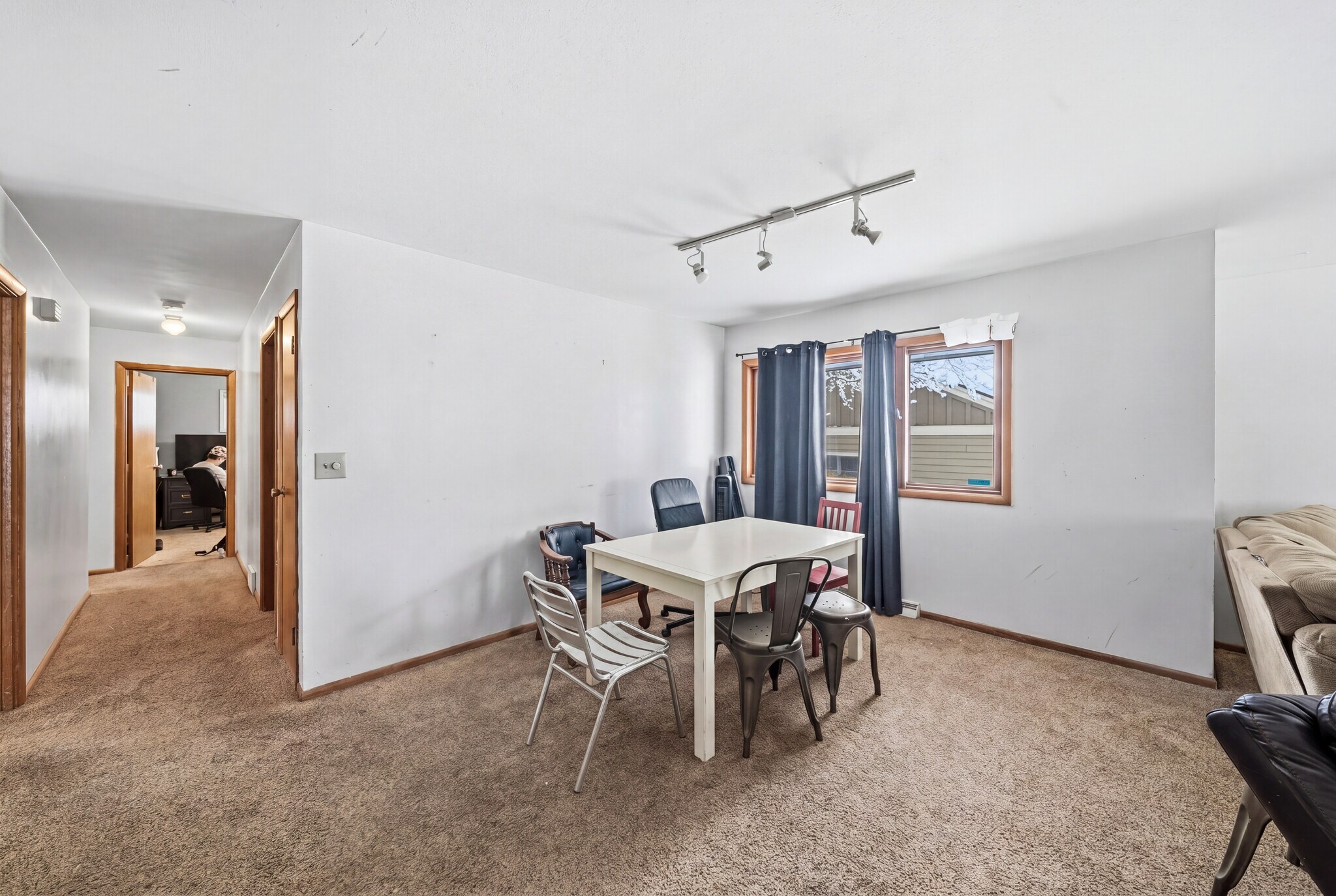 Building Photo - 517 S 13th Ave