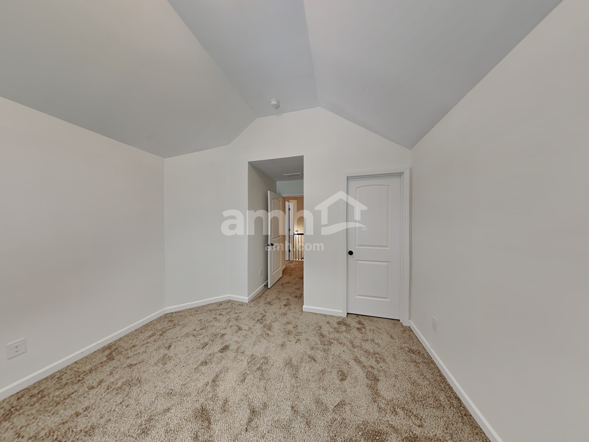 Building Photo - 1078 Hartwell Rd
