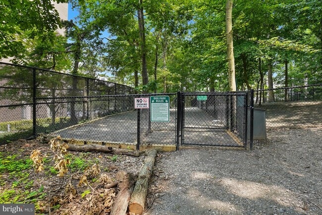 Building Photo - 5901 Mt Eagle Dr
