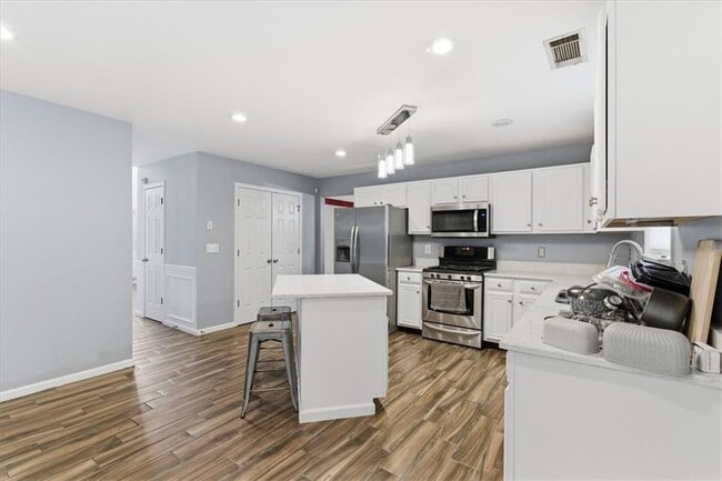 Building Photo - 345 Oxnard Cir SW