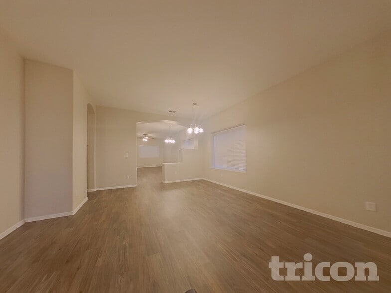 Building Photo - 11638 W Jackson St