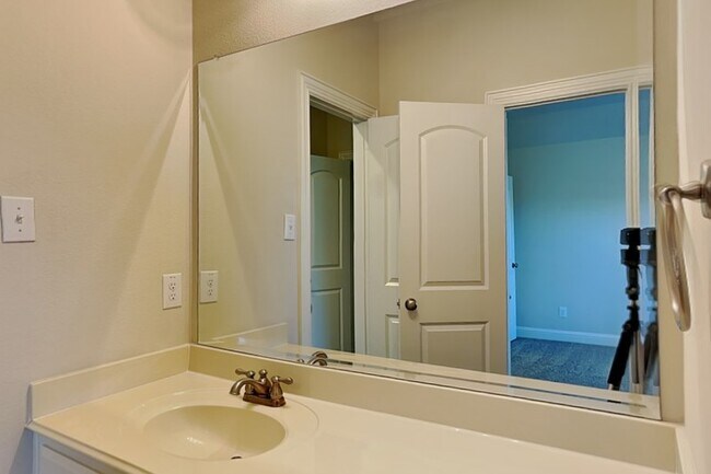 Building Photo - 3006 Knightsbridge Ln