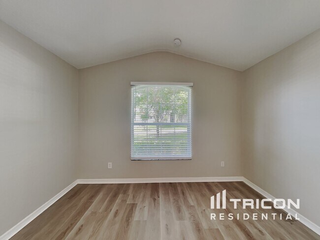 Building Photo - 418 Regatta Drive Groveland FL