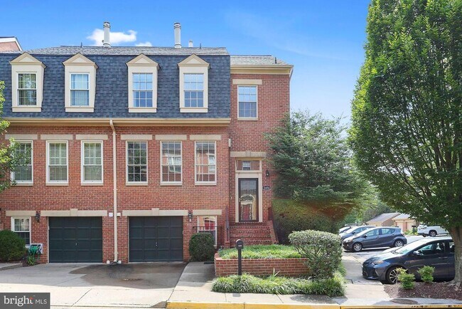 Building Photo - 1454 McLean Mews Ct