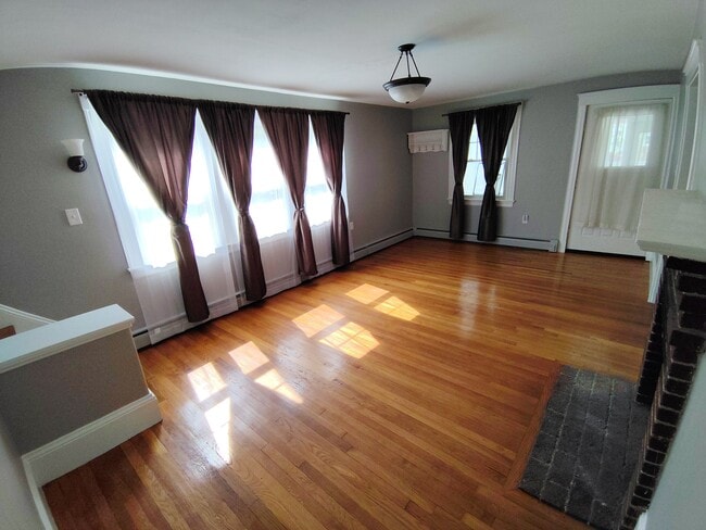 Building Photo - 162 Elmwood Ave