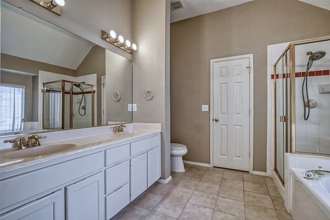 Building Photo - 3009 Ridge Hollow Dr