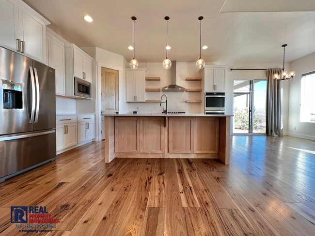 Building Photo - Gorgeous 4 bed 3 bath + Office home located on the 12th Tee of the TPC golf Course!