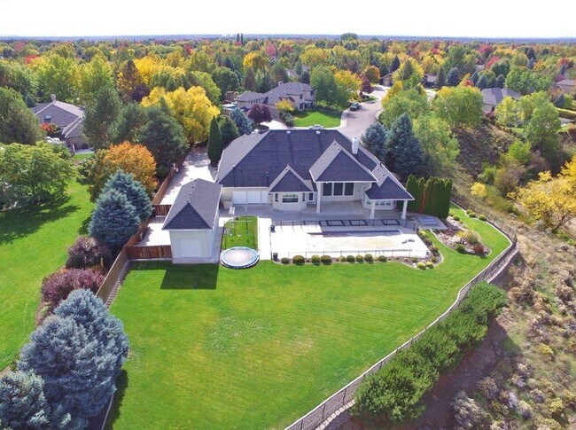 Building Photo - Immaculate & Captivating Home in Lexington Hills