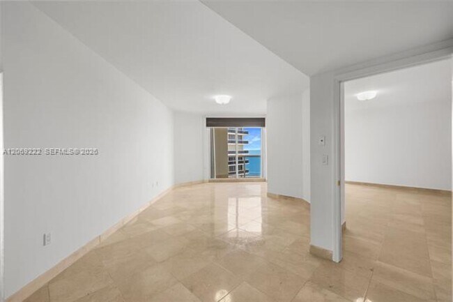 Building Photo - 9559 Collins Ave