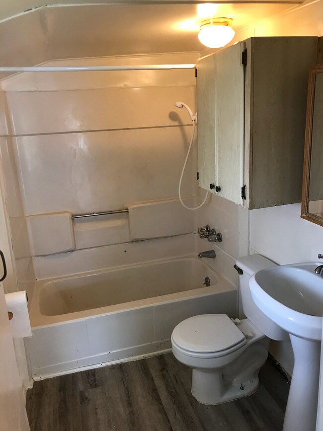 Building Photo - 201 Main St