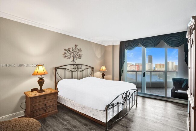 Building Photo - 21050 Point Pl