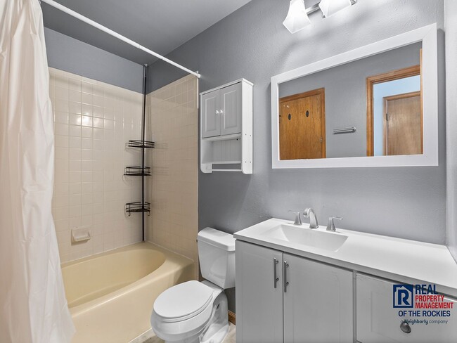 Building Photo - Newly Updated Home in Great Fort Collins L...