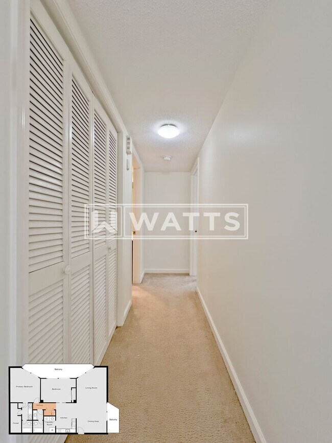 Building Photo - Spacious 2-Bed, 2-Bath Condo at Regency Terrace