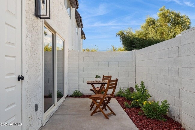 Building Photo - 2401 N 70th St