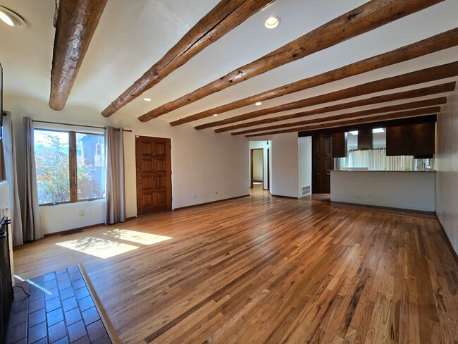 Building Photo - 602 Griffin St