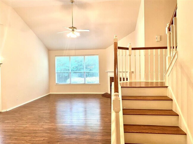 Building Photo - 127 N Willow Point Cir