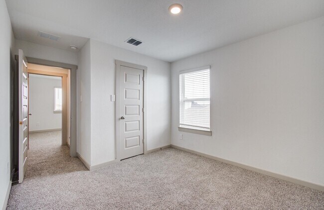 Building Photo - 14506 Rain Tree Dr