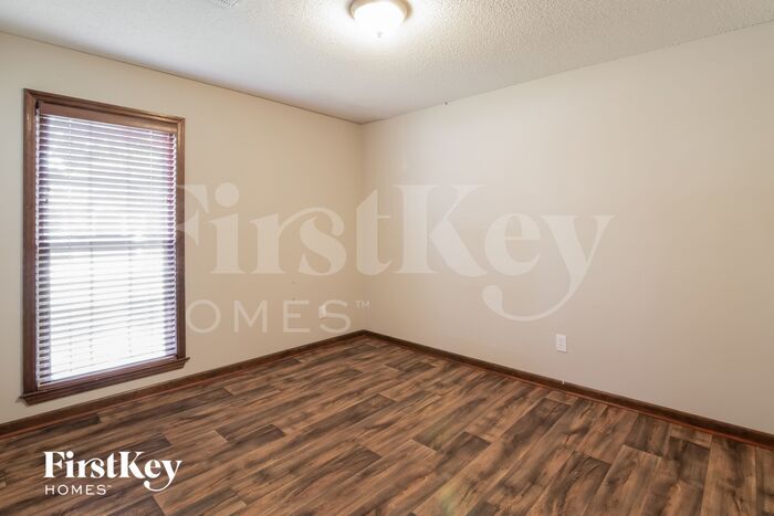 Building Photo - 8157 N Ridgebrook Dr