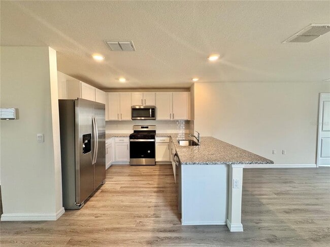 Building Photo - 36015 Sunflower Hl Dr