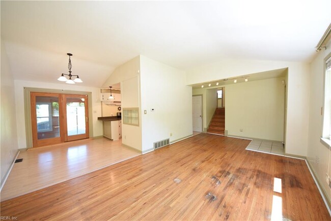 Building Photo - 8356 Cape View Ct
