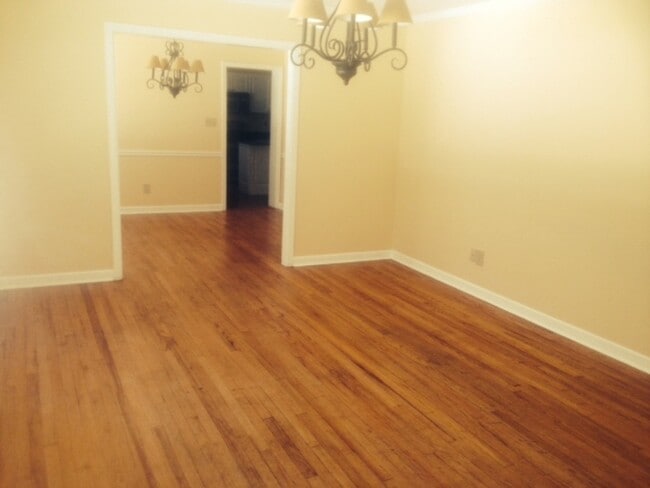 Building Photo - 2209 Jerry Jones Dr