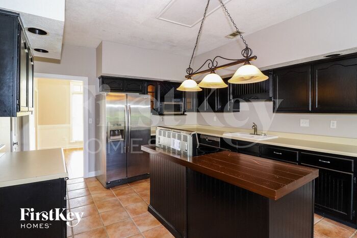 Building Photo - 7780 Hawkcrest Dr