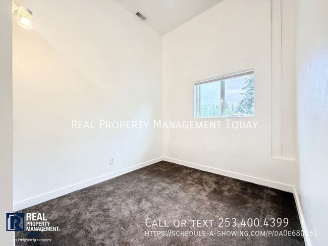 Building Photo - 2817 9th St SW