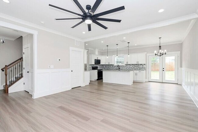 Building Photo - Stunning 3BD/2.5BA Home in Charlotte!