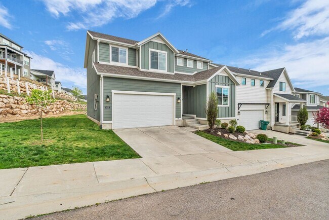 Building Photo - Spacious 6 Bed Home with Dual Kitchens, EV Charging & Modern Finishes in Layton