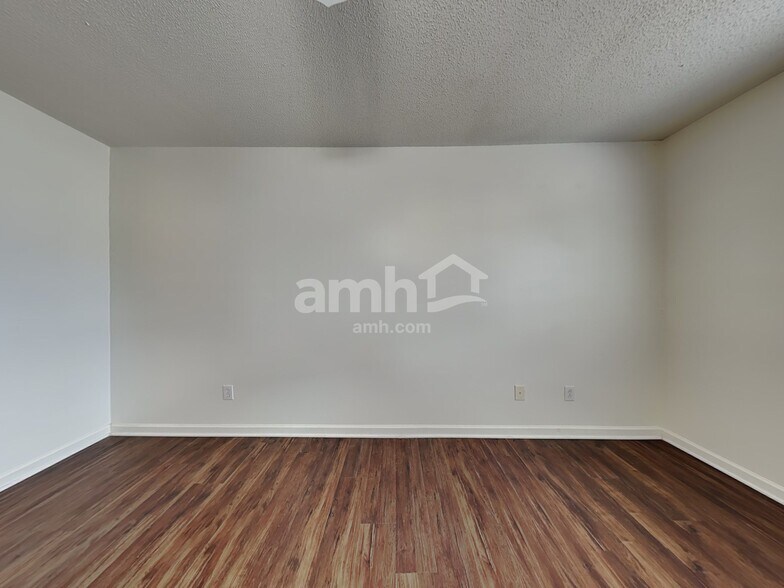 Building Photo - 5520 Bridgegate Dr
