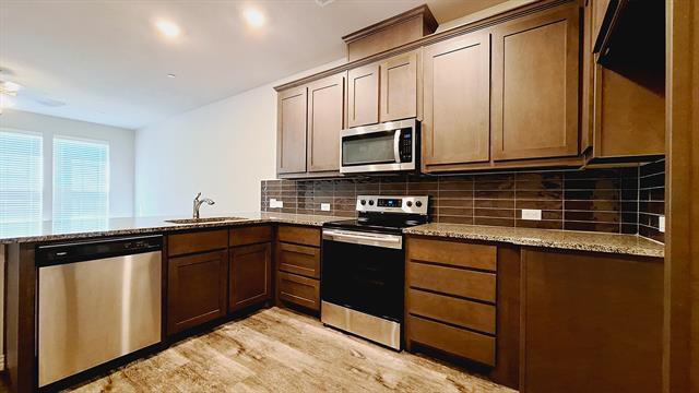 Building Photo - 3329 Solana Cir