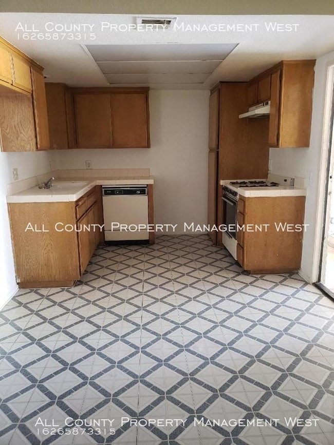 Building Photo - Nice, Large 1 bed/1 bath appartment in Upland