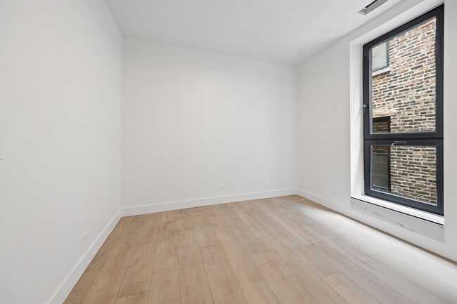 Building Photo - 1313 W Taylor St